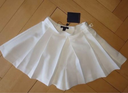 LOUIS VUITTON SKORT FR38 1200.- new unused!!