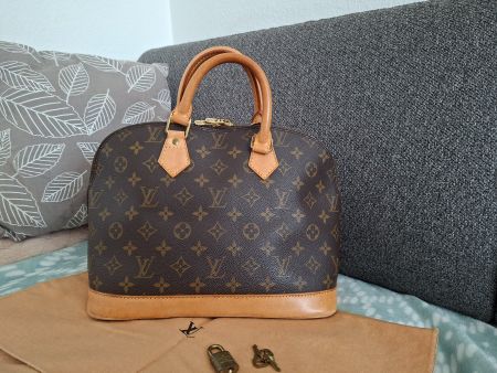 Louis Vuitton Alma Monogram/Handbag/Tasche!!