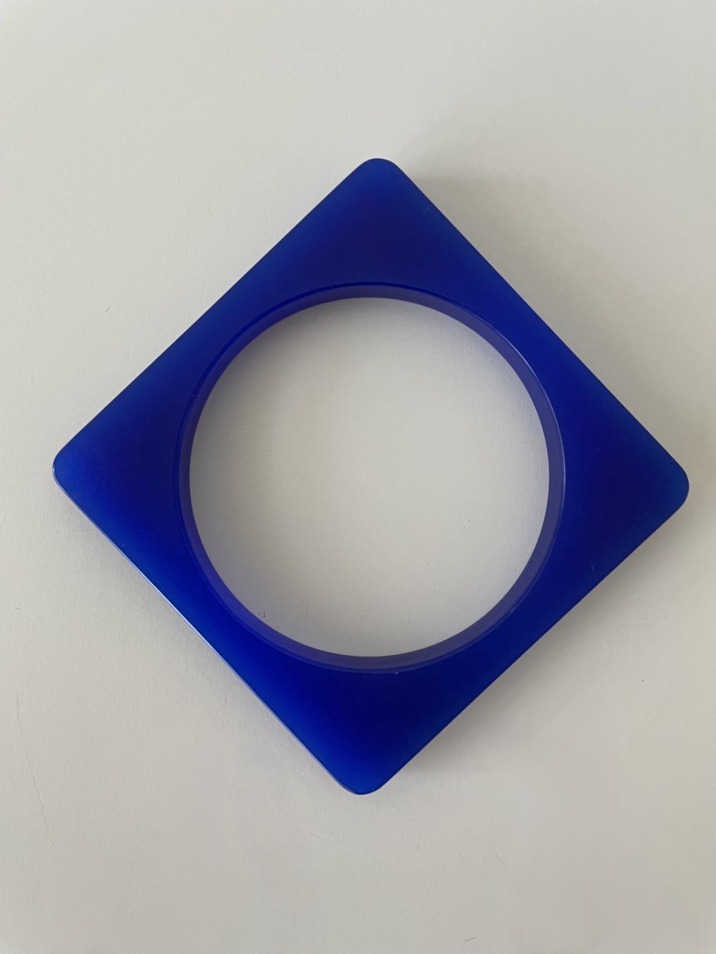 Bracciali & Braccialetti: Armreifen Plexiglas königsblau deckend - klein - neu – Nuovo e nell'imballaggio originale da Turgi venduto da bar_8pdm 2