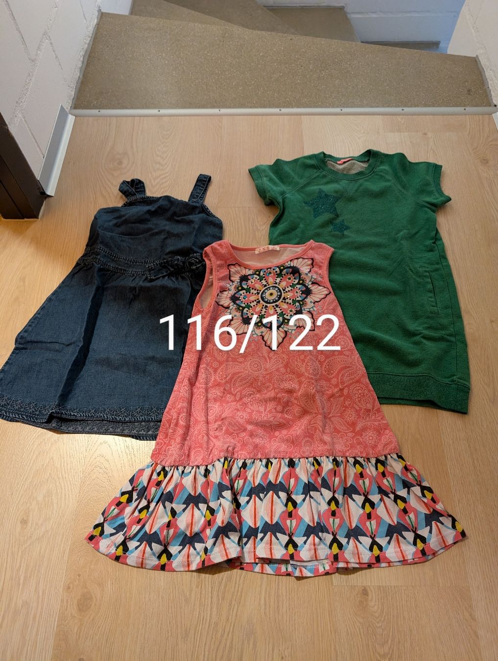 Lotti & Set di vestiti: Kleiderpaket 122/128 – Usato da Nods venduto da BieneS 4
