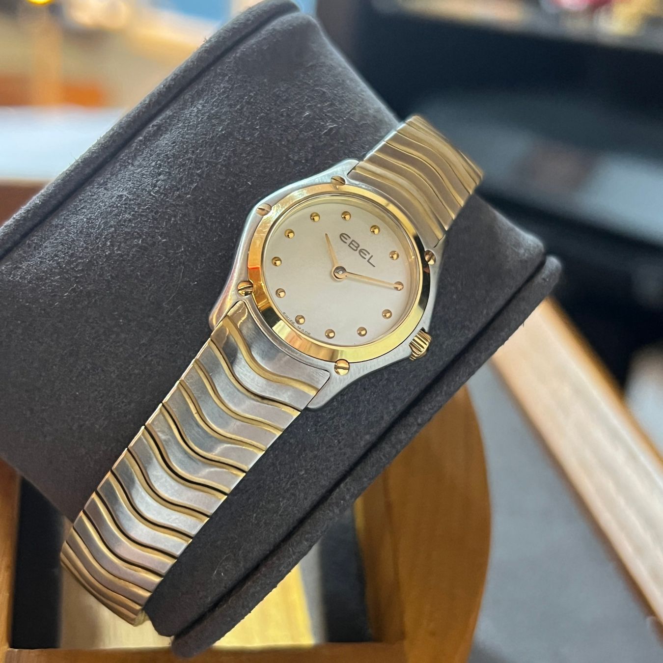 Ebel Orologi: Ebel Classic Sport wave Quartz Gold Bezel E1003F11 – Usato da Carouge GE venduto da Watchaser 7