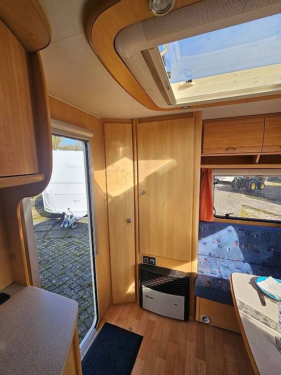 Veicoli da campeggio: A vendre Dethleffs Camper, année 2004, avec store – Usato da Belmont-Yverdon venduto da FloridaJeep 3