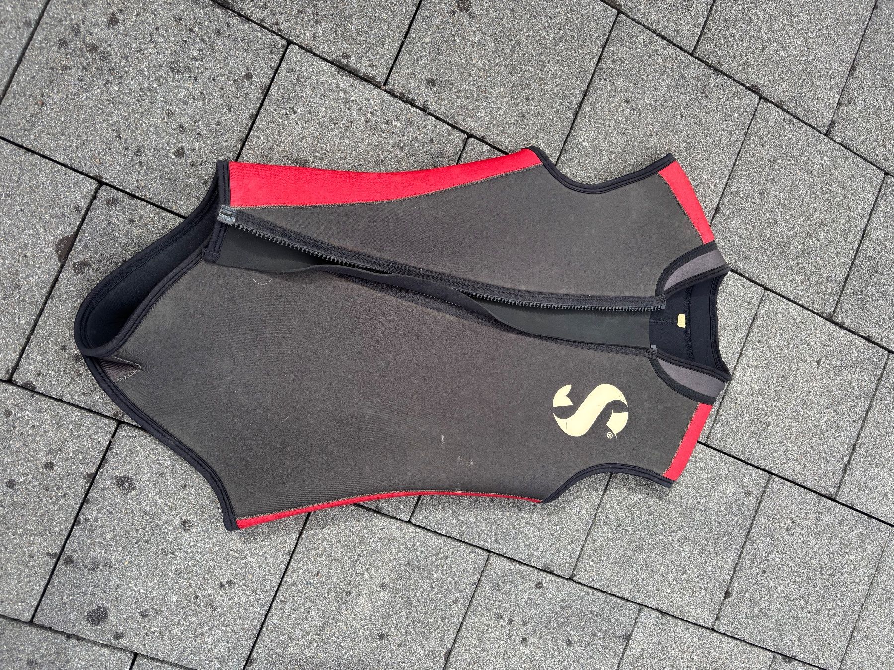 Scubapro Mute per immersioni: Combinaison de plongée – Usato da courgenay venduto da Lecorsair1 1