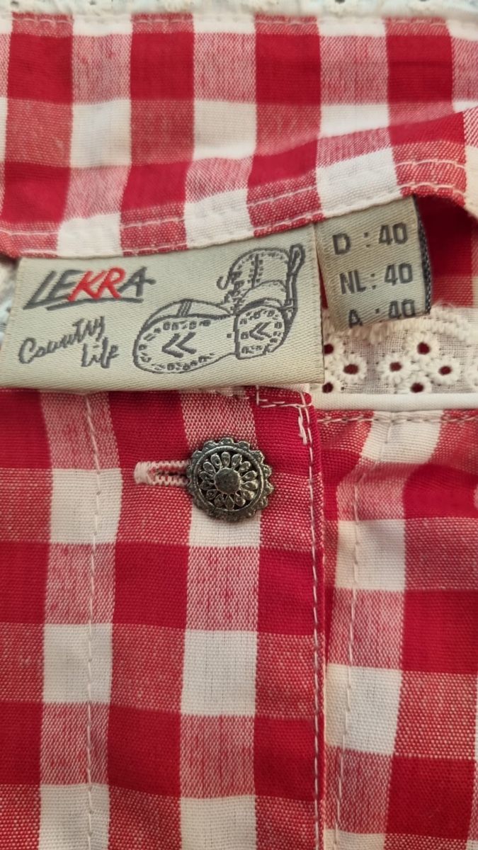 Blusen: Oktoberfest Bluse – Gebraucht aus Adliswil von rossoelmare