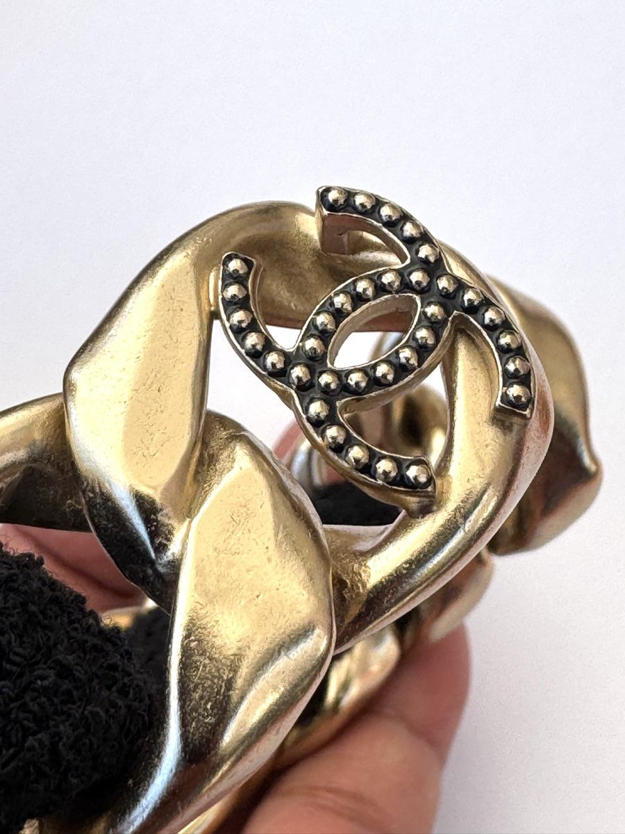 Chanel Bracciali & Braccialetti: Chanel Bangle Black Satin With Light Gold Hardware – Usato da Courtaman venduto da sultan16 2