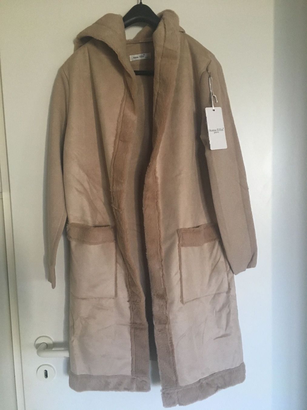 Giacche: Veste beige fourrée – Nuovo e nell'imballaggio originale da Petit-Lancy venduto da mina222
