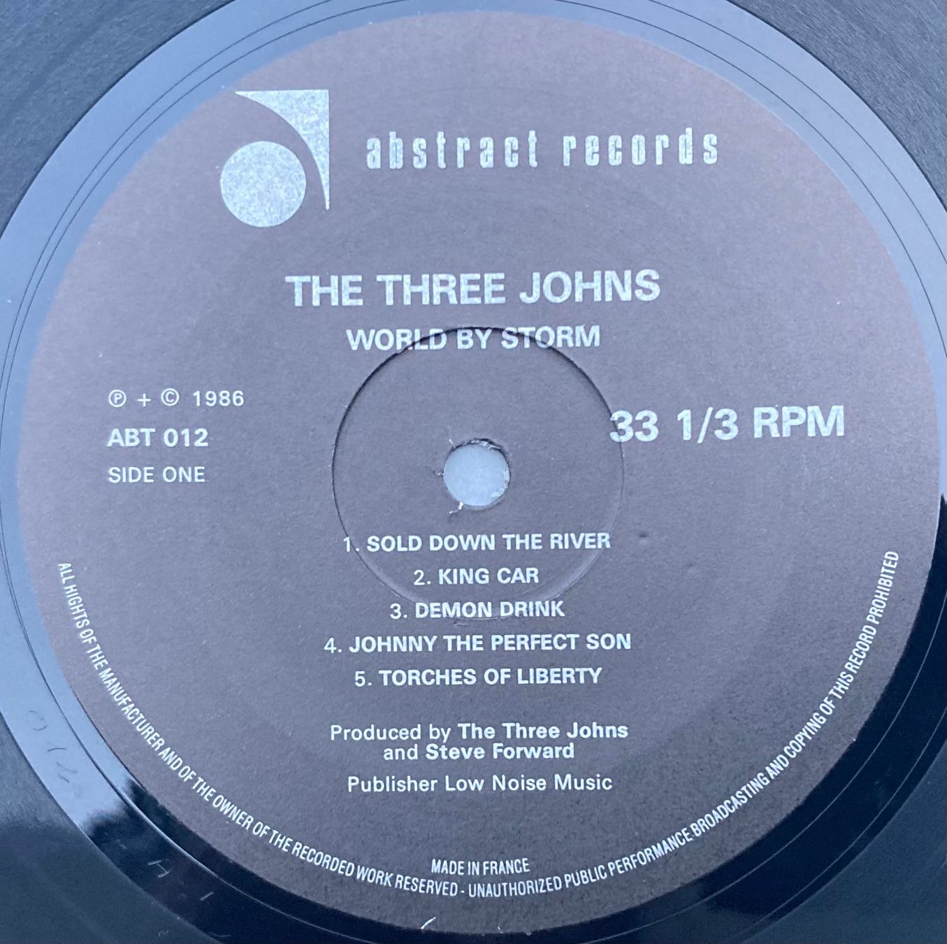 Schallplatten: THE THREE JOHNS - THE WORLD BY STORM – Gebraucht aus Poliez-Pittet von Newtown-Records 3