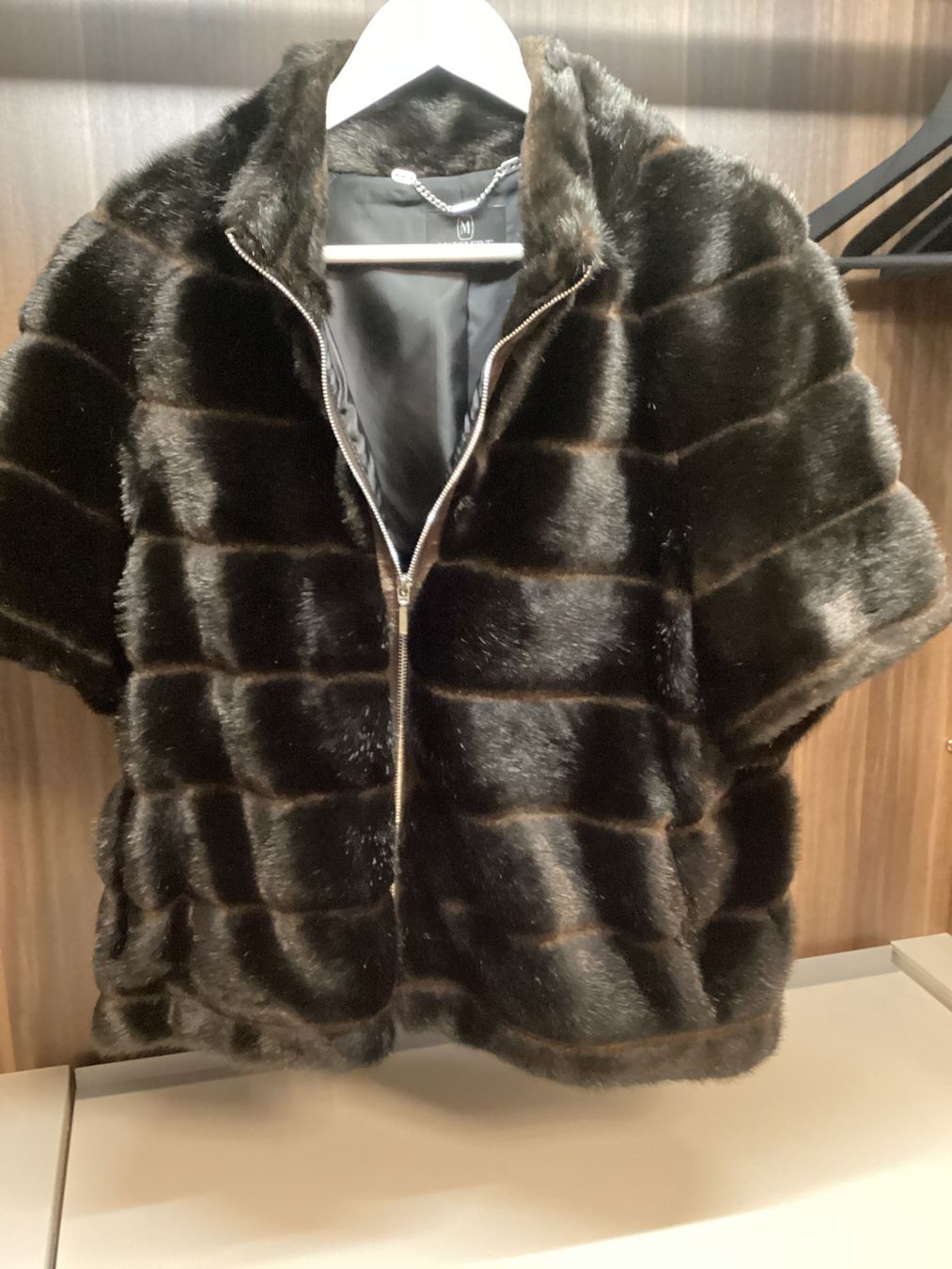 Madeleine Jacken: MADELEINE - FAUX FELLJACKE ! – Neu und originalverpackt aus Nänikon von rmw24 3