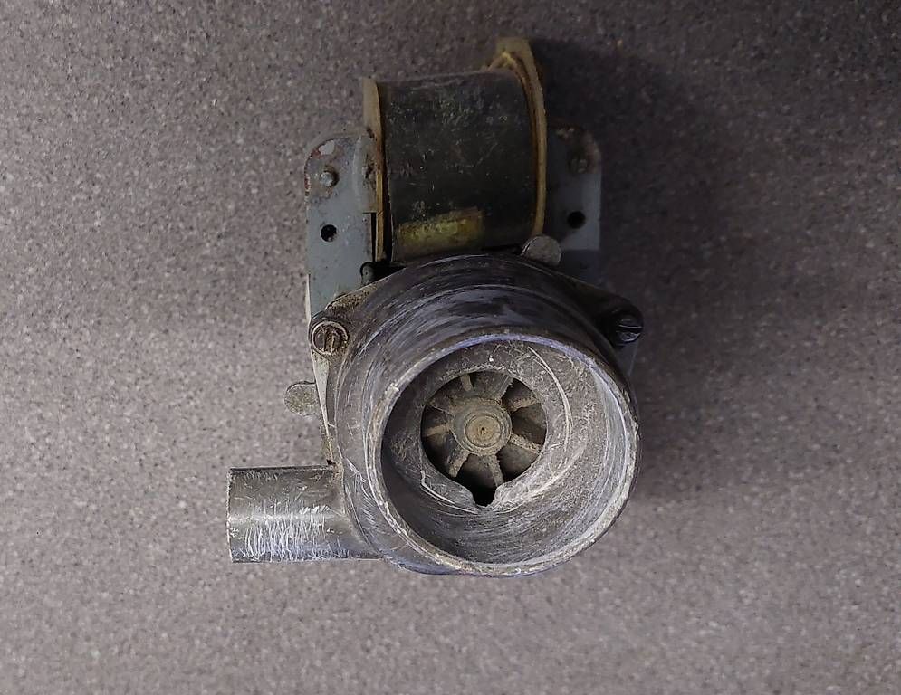 Pompe & Parti di ricambio: Petite pompe à eau 220 Volts – Usato da Morges venduto da pha_9xnc 2
