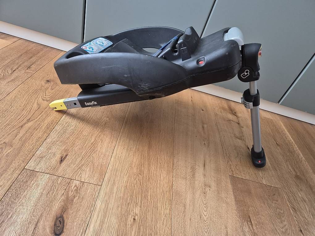 Maxi-Cosi Seggiolini per auto: Easy Fix - Basisstation für Maxi Cosi – Usato da Seewen SZ venduto da tinte123 1