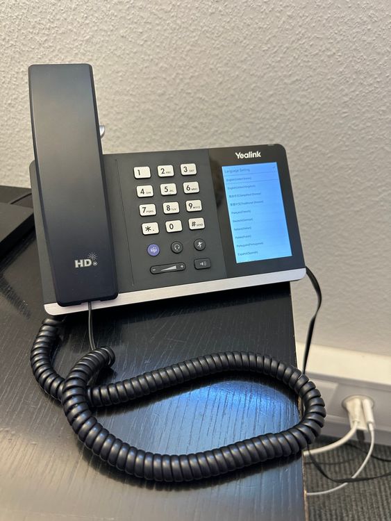Support Mural Pour Téléphones VoIP Yealink T52S, T56A, T58V, Etc. - Global Teck, Avec Chiffon Microfibre