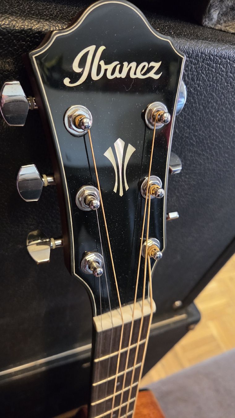 Ibanez Musikinstrumente: Guitare Ibanez – Neu (gemäss Beschreibung) aus Penthalaz von EvandroLuz 1