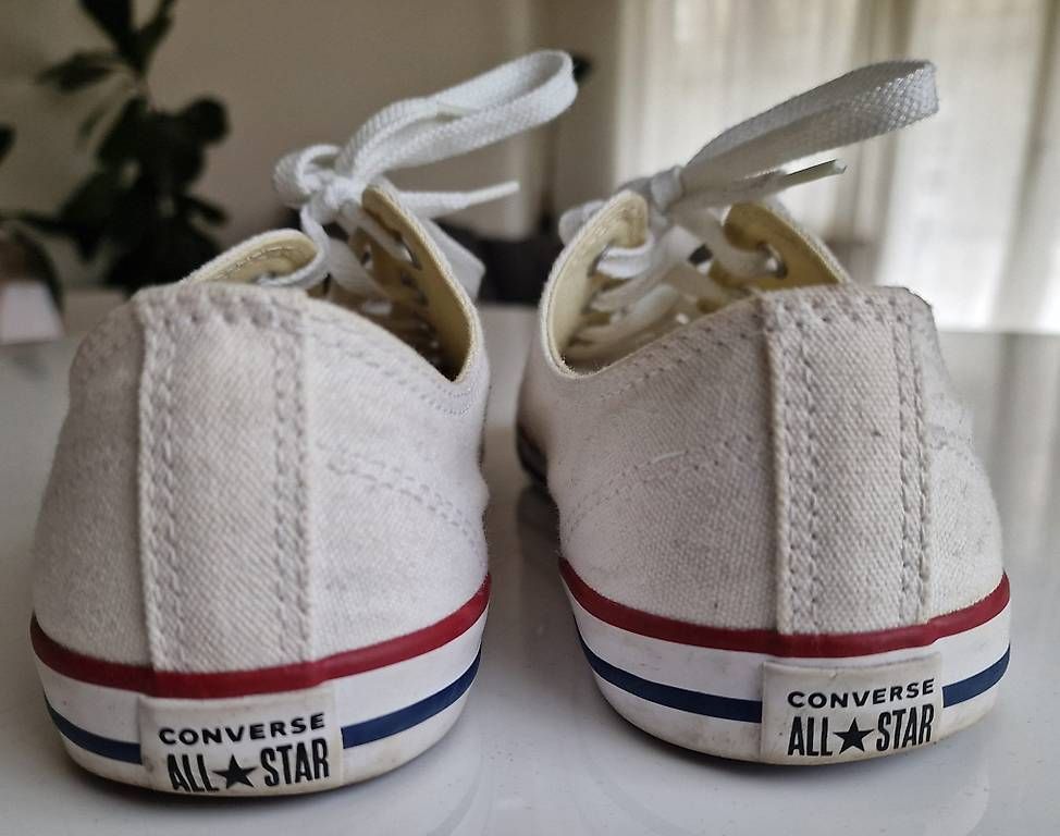 Damenschuhe: Gebrauchte weisse Converse Grösse 40 - kurzes Modell – Gebraucht aus Dällikon von m.py_92 2