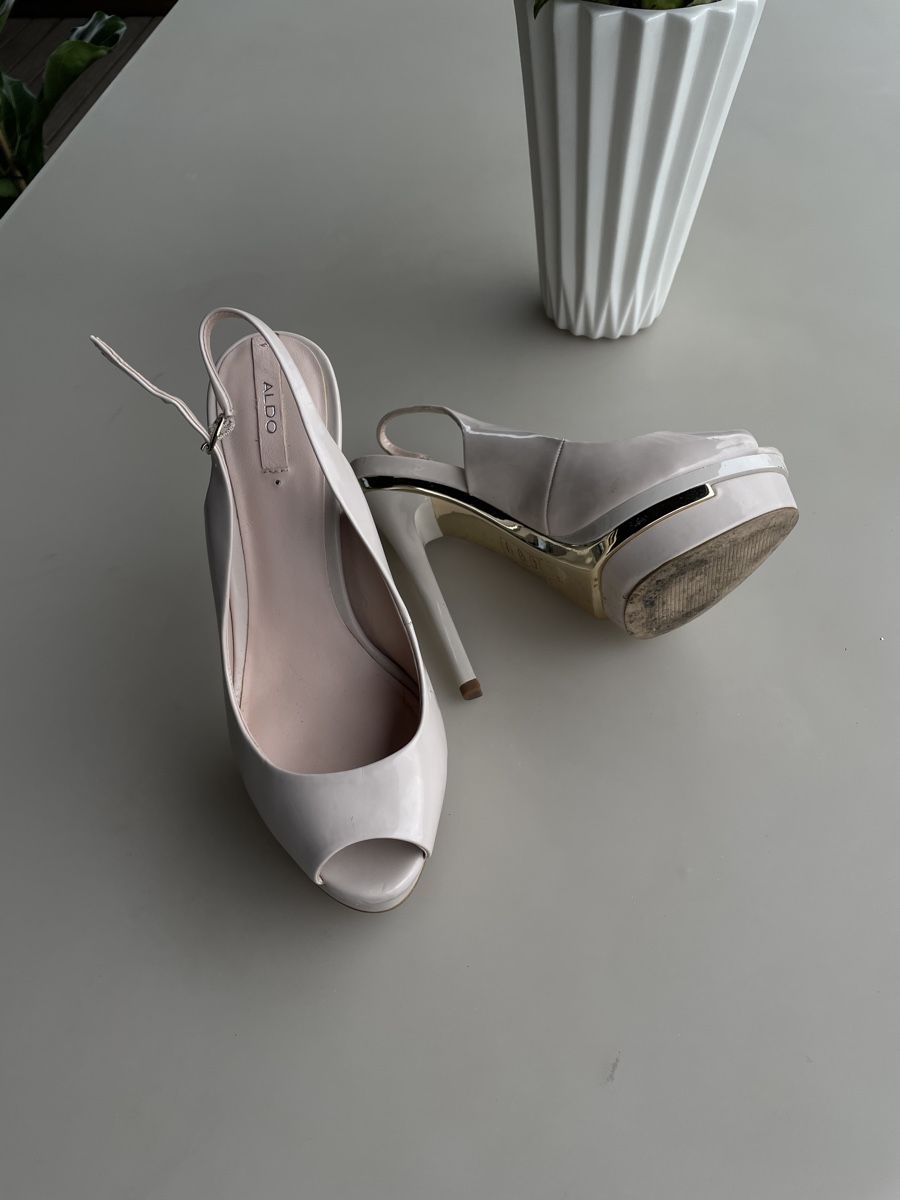 Guess Scarpe da donna: High heel shoes  – Usato da Baden venduto da TopOftheBest 1