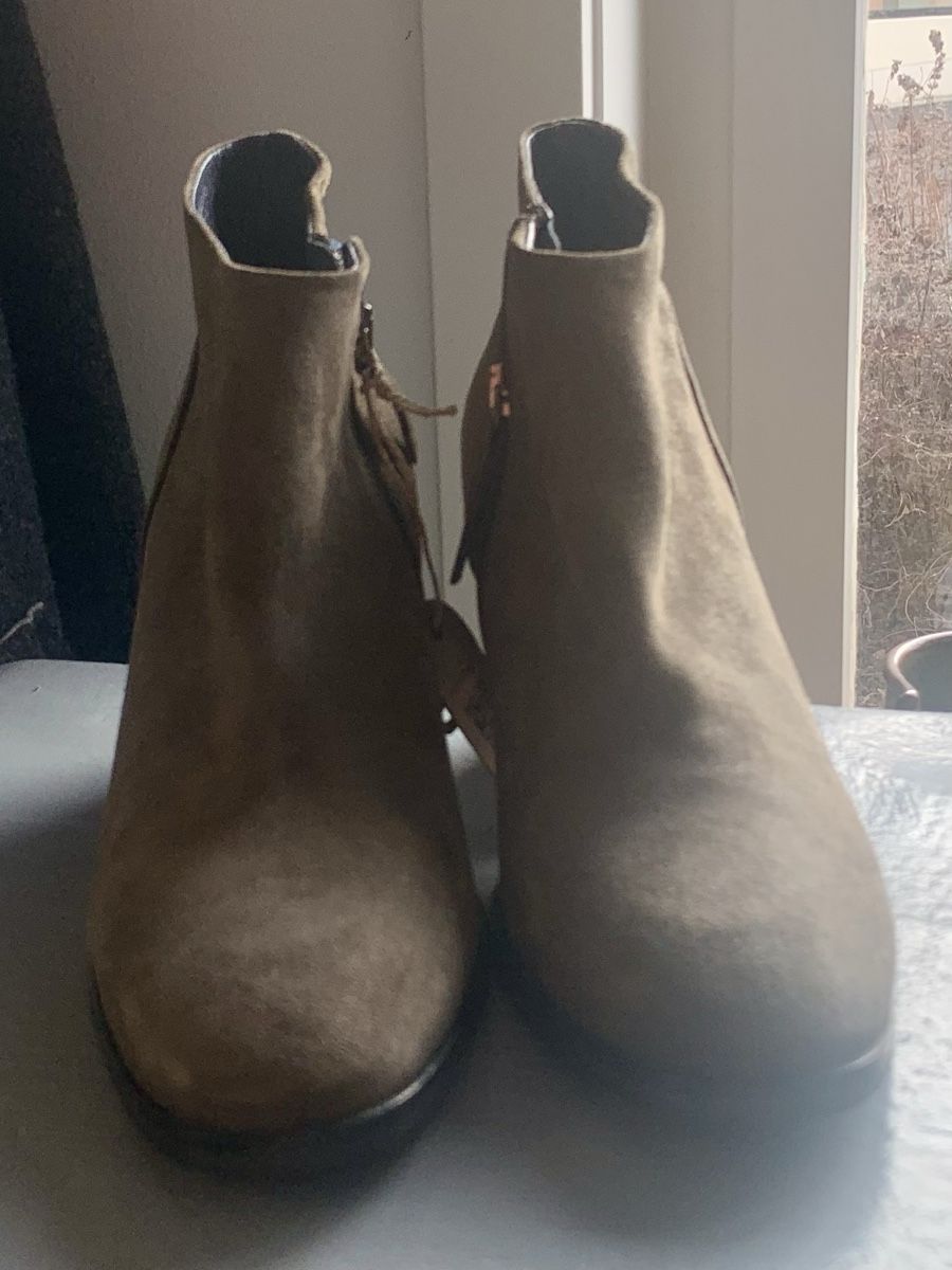 Scarpe da donna: Neu COM Stiefeletten Wildleder 41 – Nuovo (secondo la descrizione) da Unterseen venduto da jpowers1971 2