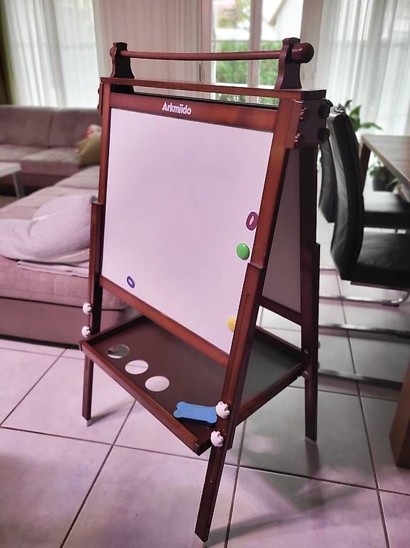 Cavalletti: Kindertafel aus Holz mit Papierrolle Doppelseitige – Usato da Böbikon venduto da Elena098