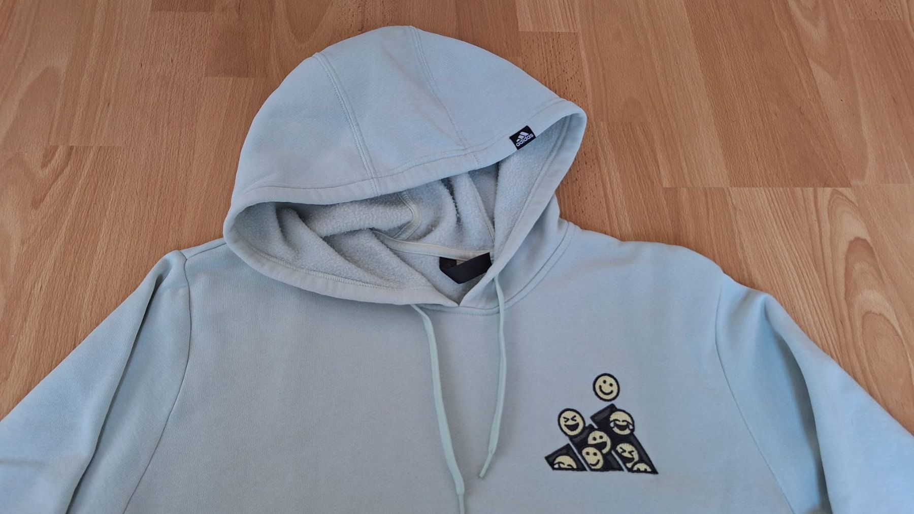 Adidas Pullover & Sweatshirts: Hoodie Adidas M – Gebraucht aus Bôle von Bestdeal 1