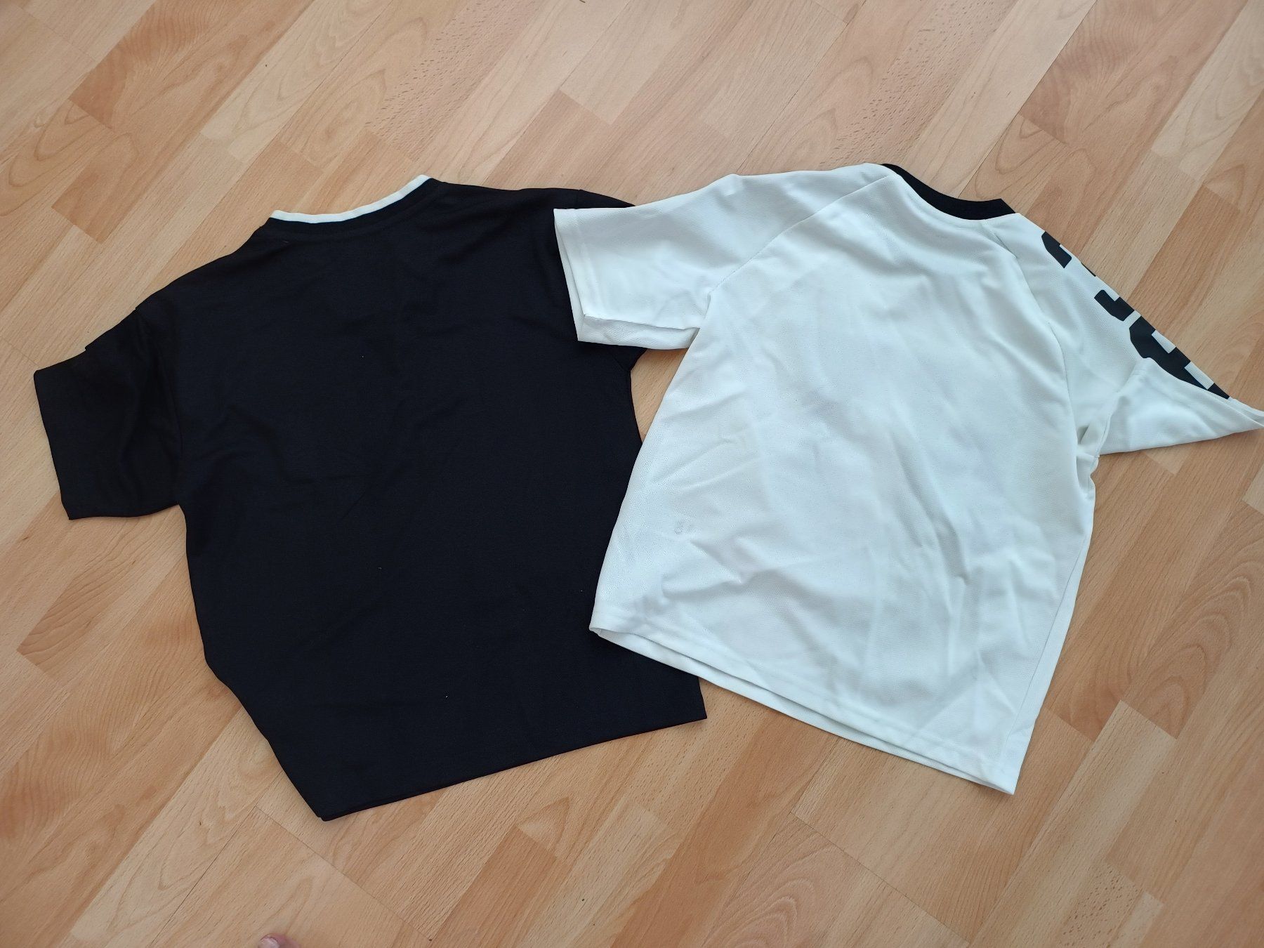 T-shirt: Drei Tshirts – Nuovo (secondo la descrizione) da Pfäffikon SZ venduto da Elendir 1