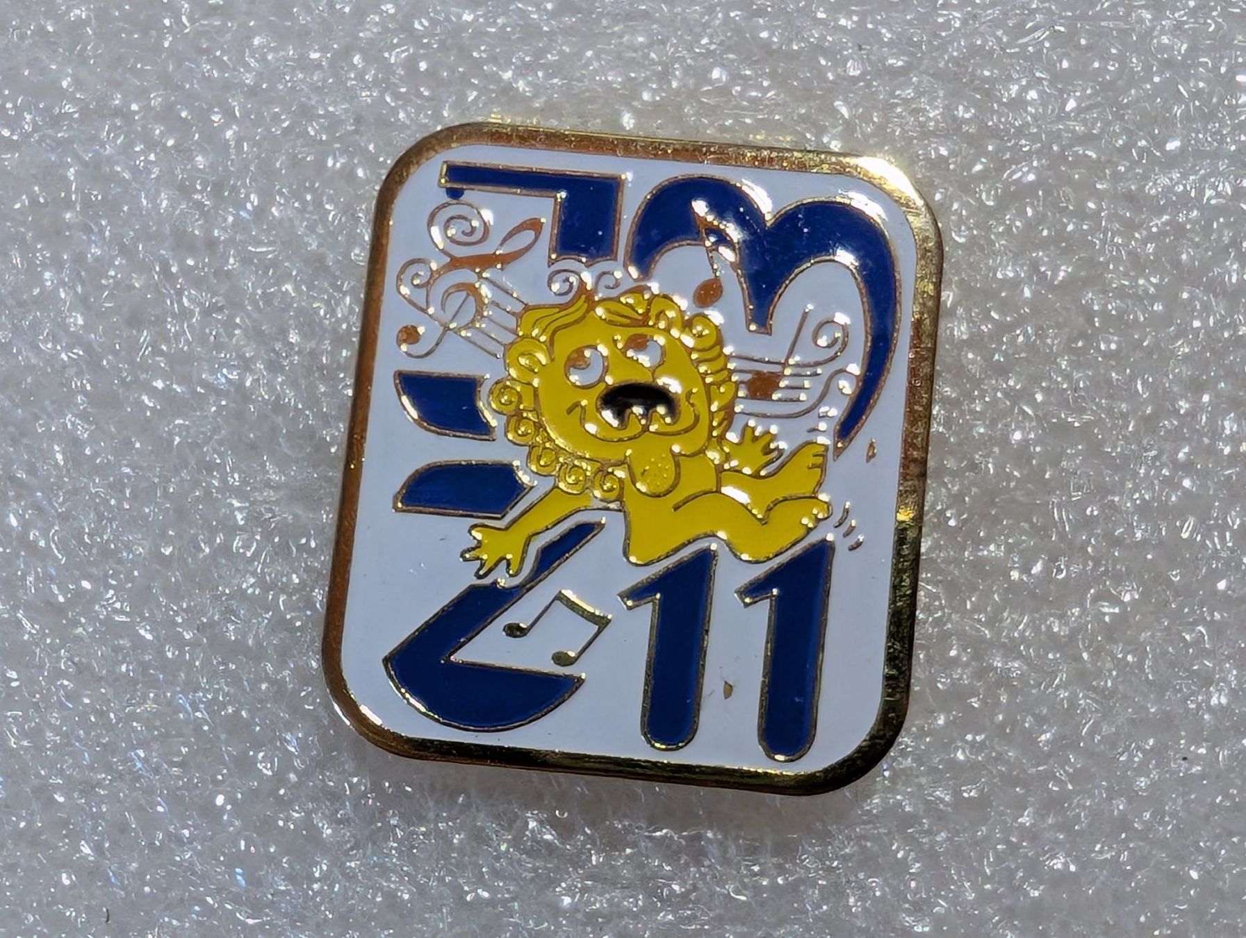 Plaquettes & Badges: Ansteckpin 261: – D'occasion à Oppligen par Pin-Fall-Shop