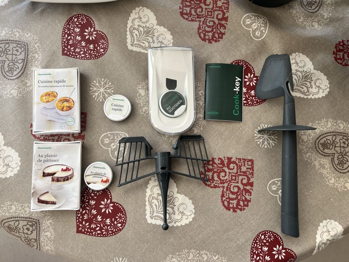 Thermomix Elettrodomestici da cucina: Thermomix TM5 complet + 2em Bol – Usato da Corseaux venduto da tim_mbs6 3