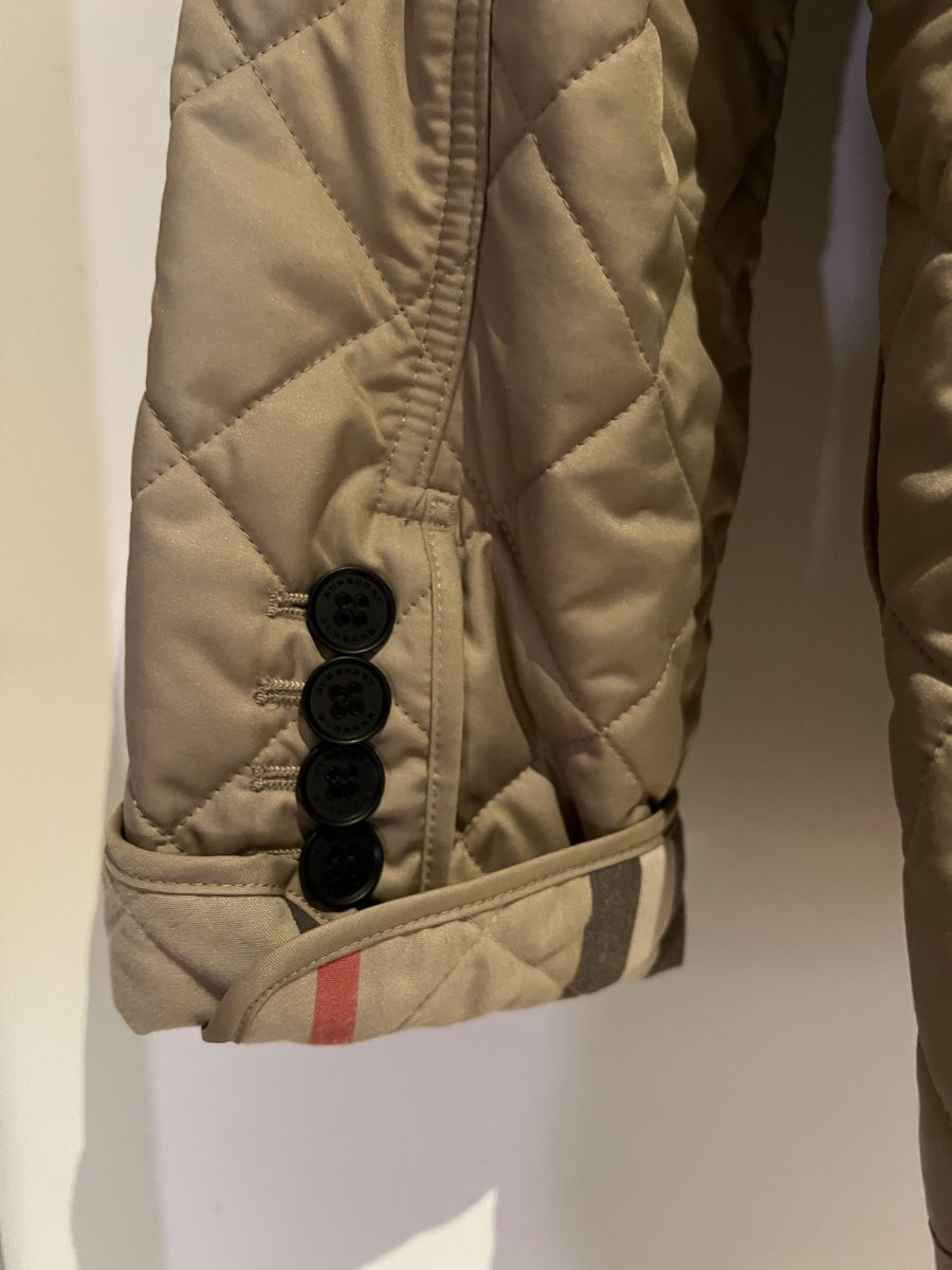 Burberry Giacche: Neuwertige original Burberry Damen Jacke – Nuovo (secondo la descrizione) da Bülach venduto da Blueyvi 2