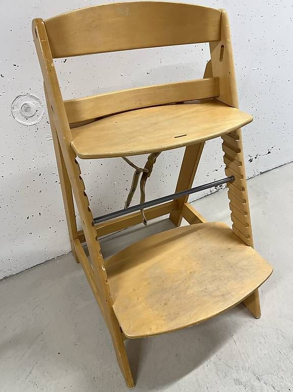 Chaises hautes: Kinderstuhl  – D'occasion à Luzern par La_Favorita
