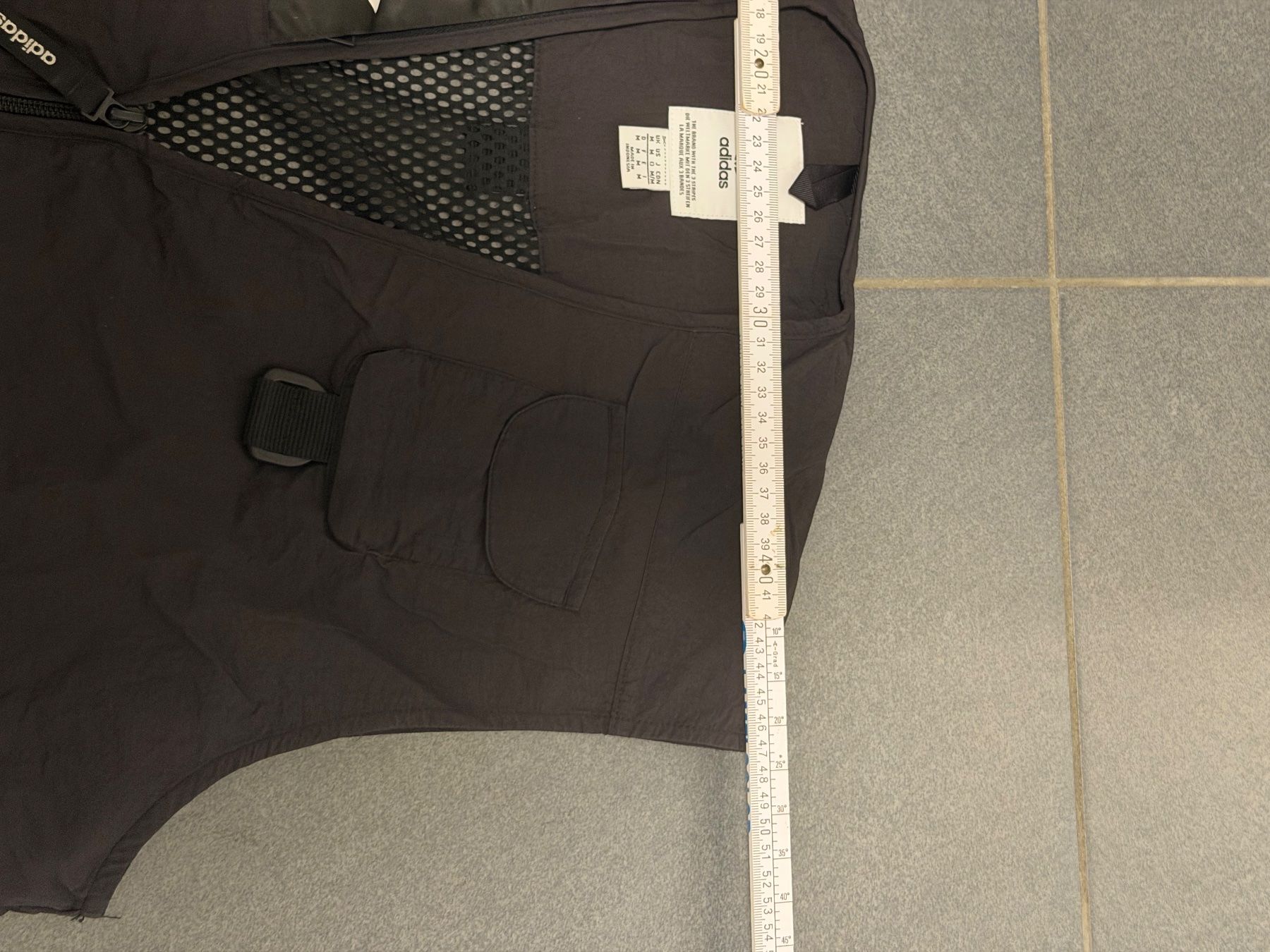 Adidas Gilet & Giacche: Gilet Adidas Noir - Taille M – Nuovo (secondo la descrizione) da Boudry venduto da LuigiLoot 3