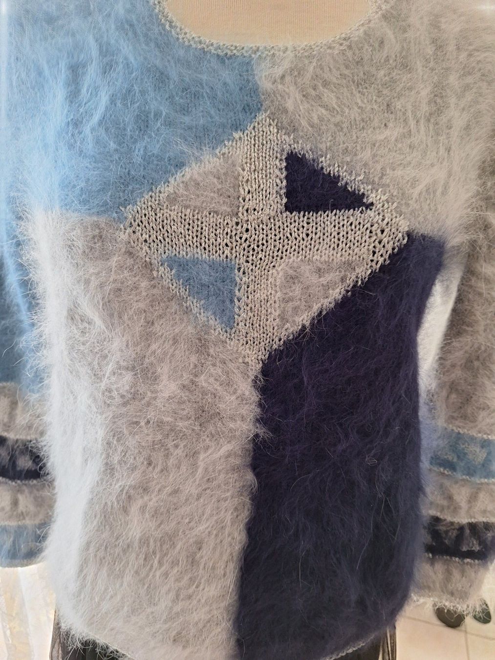 Pulls & Sweat-shirts: Pull angora tricot main 38-40 – D'occasion à St-Triphon par Jldr0 2