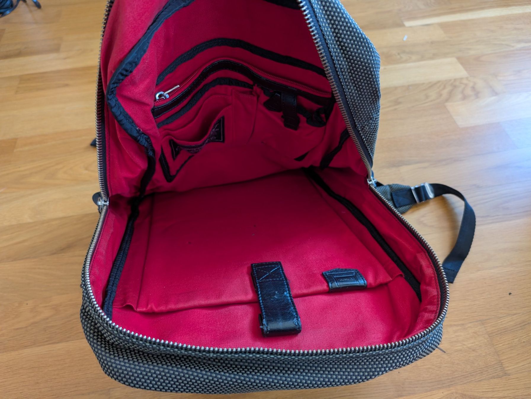Diesel Zaini: DIESEL Industry backpack – Usato da Meyrin venduto da pc1parts 1