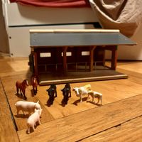 Holz Stall mit vielen Bauernhoftieren, Spielzeug für Kinder