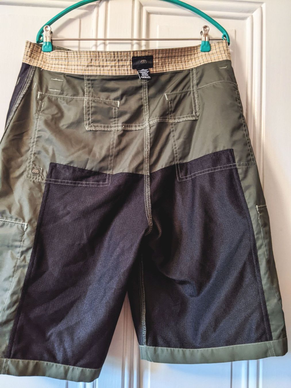 Pantaloni: 686 M.A.WEST : Short léger vert olive L – Nuovo (secondo la descrizione) da Petit-Lancy venduto da lilycerise 8