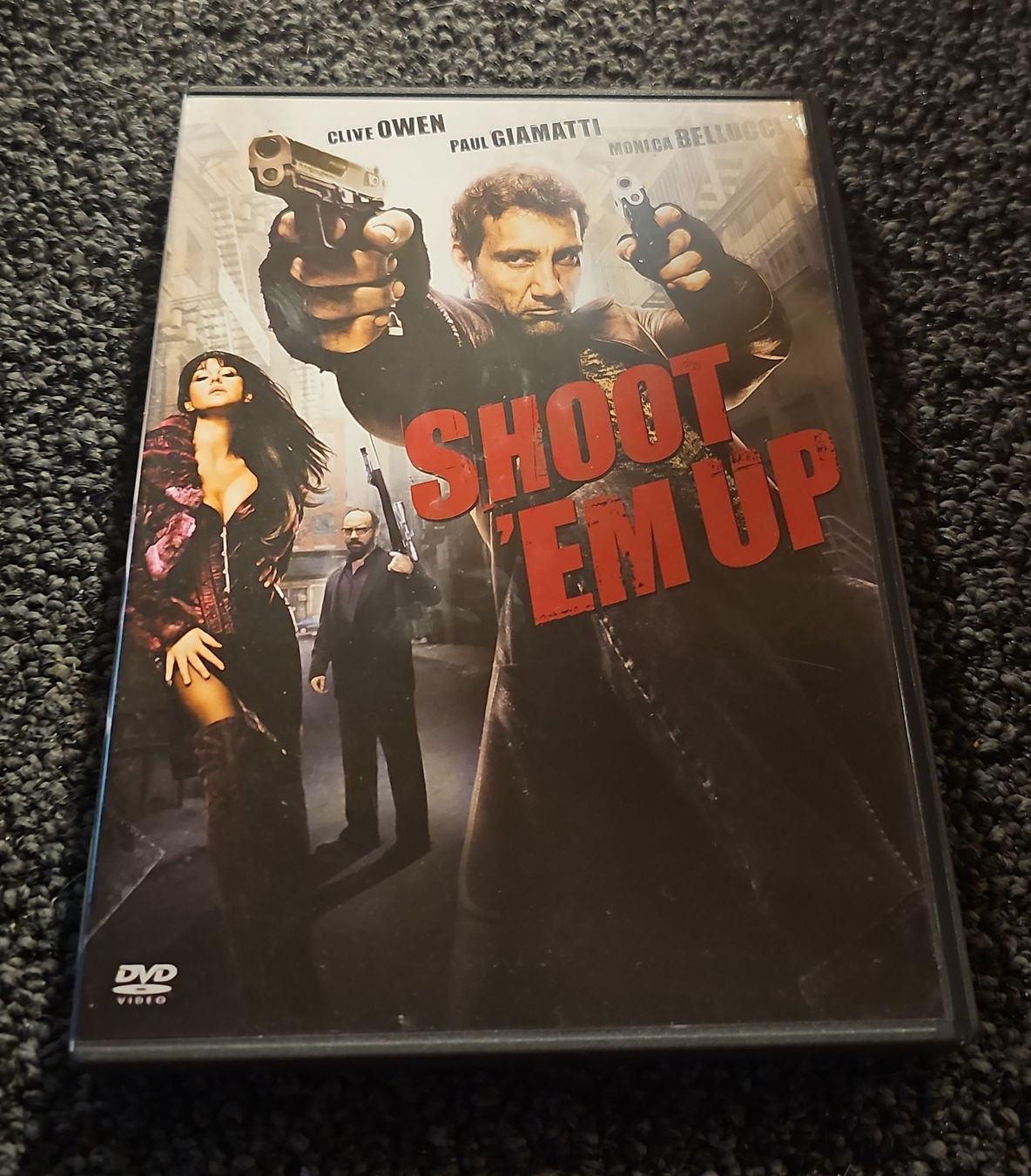 Tutti i DVDs: Shoot 'Em Up (21399) – Usato da Ruswil venduto da jan_bxl5