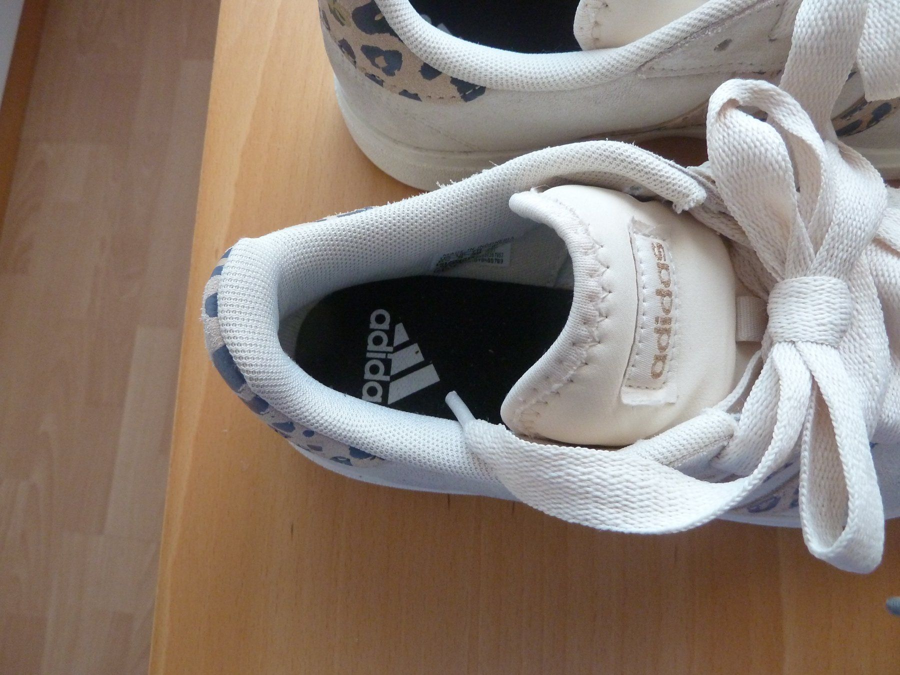 Adidas Chaussures femmes: ADIDAS - SNEAKER; Gr. 38, beige – D'occasion à Kestenholz par Fechy 2