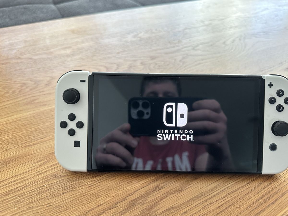 Nintendo Console: Nintendo Switch OLED Weiss - Top Zustand – Usato da Subingen venduto da lda_9hcr 1