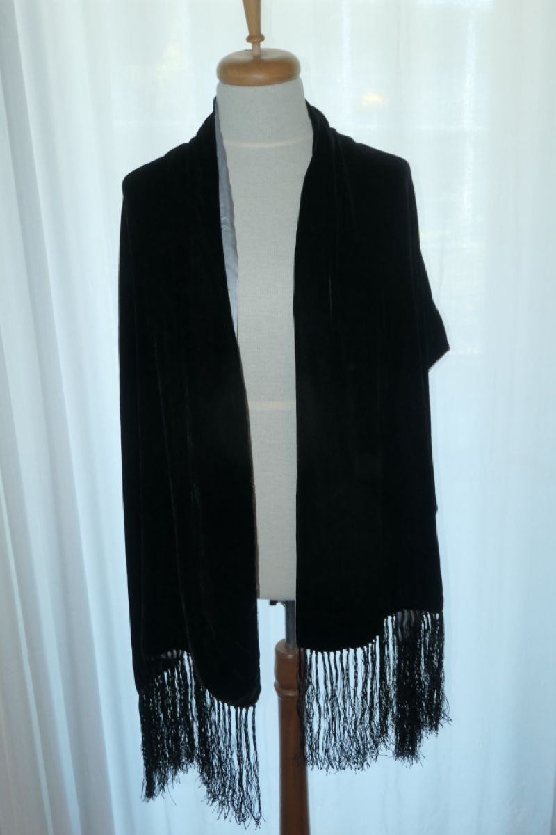 Foulard & Sciarpe: Schal Samt schwarz mit Fransen Zustand gut – Usato da Kriens venduto da phi_l95v 1