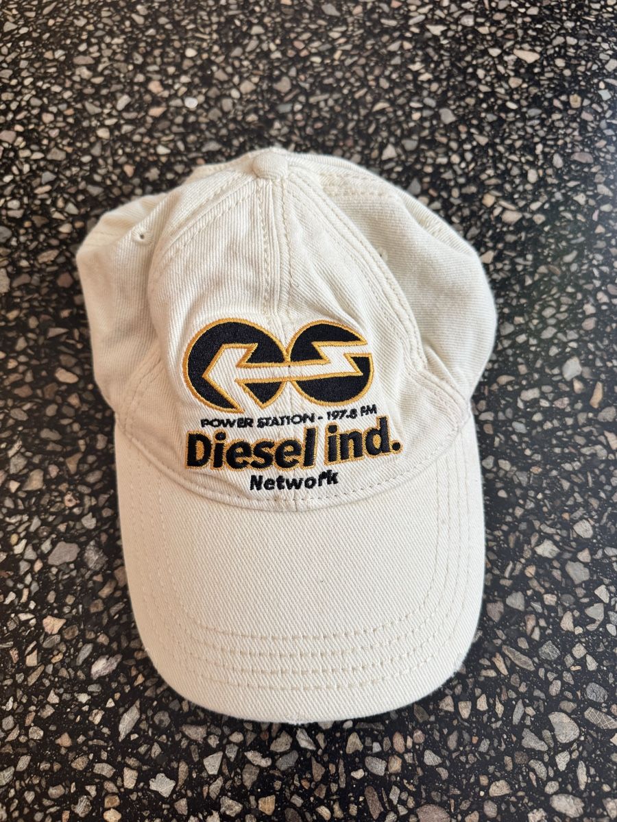 Diesel Copricapi, berretti & cappellini: Diesel butter yellow baseball cap hat – Usato da Zürich venduto da gva_r9gs