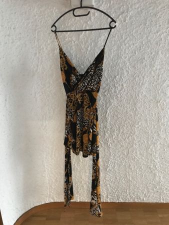 Spezielles kurzes Kleid Gr S