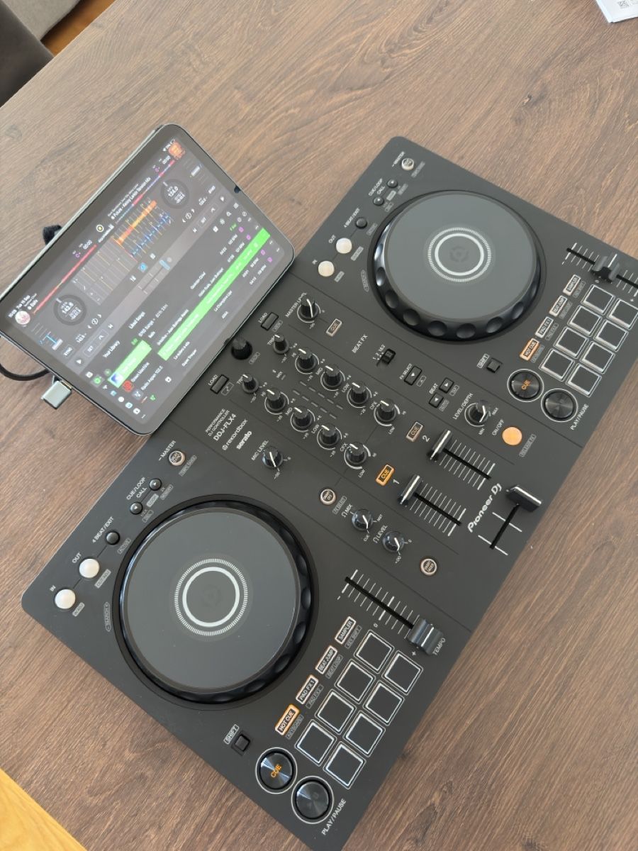 Pioneer Console di mixaggio: DJ Controller Pioneer DDJ-FLX4 New – Nuovo (secondo la descrizione) da Zürich venduto da Rocola26 5