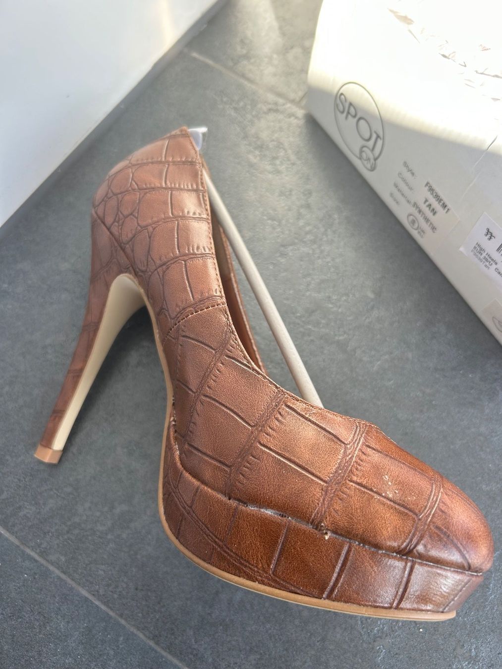 Damenschuhe: Spot ON Damen High-Heel-Stiefelette Grösse 39 – Neu und originalverpackt aus Pratteln von Miki_ 3