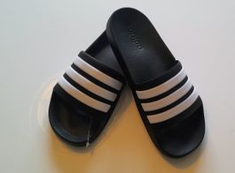 Badeschlappen Adidas schwarz weiss neu Grösse 43