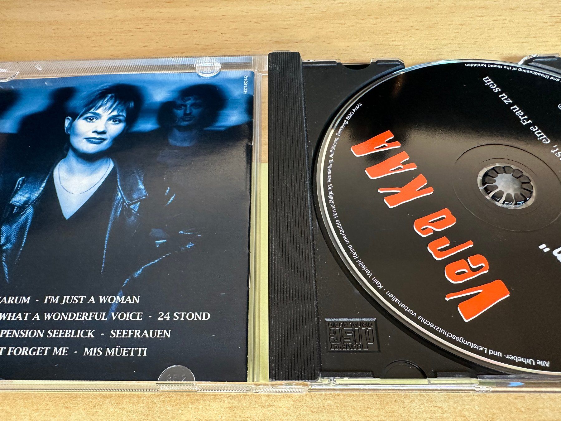 CD: A2 Vera Kaa – In Team...Oder Die Kunst, Eine Frau Zu Sein – Usato da Rikon im Tösstal venduto da Alpenmutz 2
