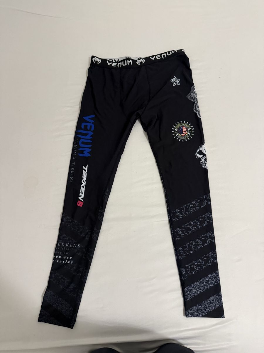 Hosen: Venum x Tekken 8 Compression Spats Schwarz – Neu (gemäss Beschreibung) aus Bern von dav_gm8h