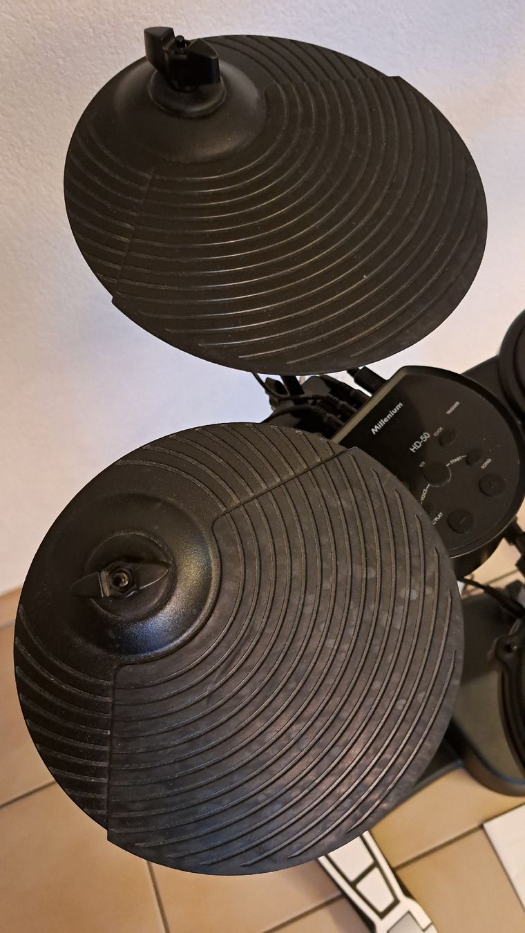 Strumenti musicali: E-DRUM SET/ Millenium HD-50 für Anfängern! – Usato da Weisslingen venduto da venditrice52 4