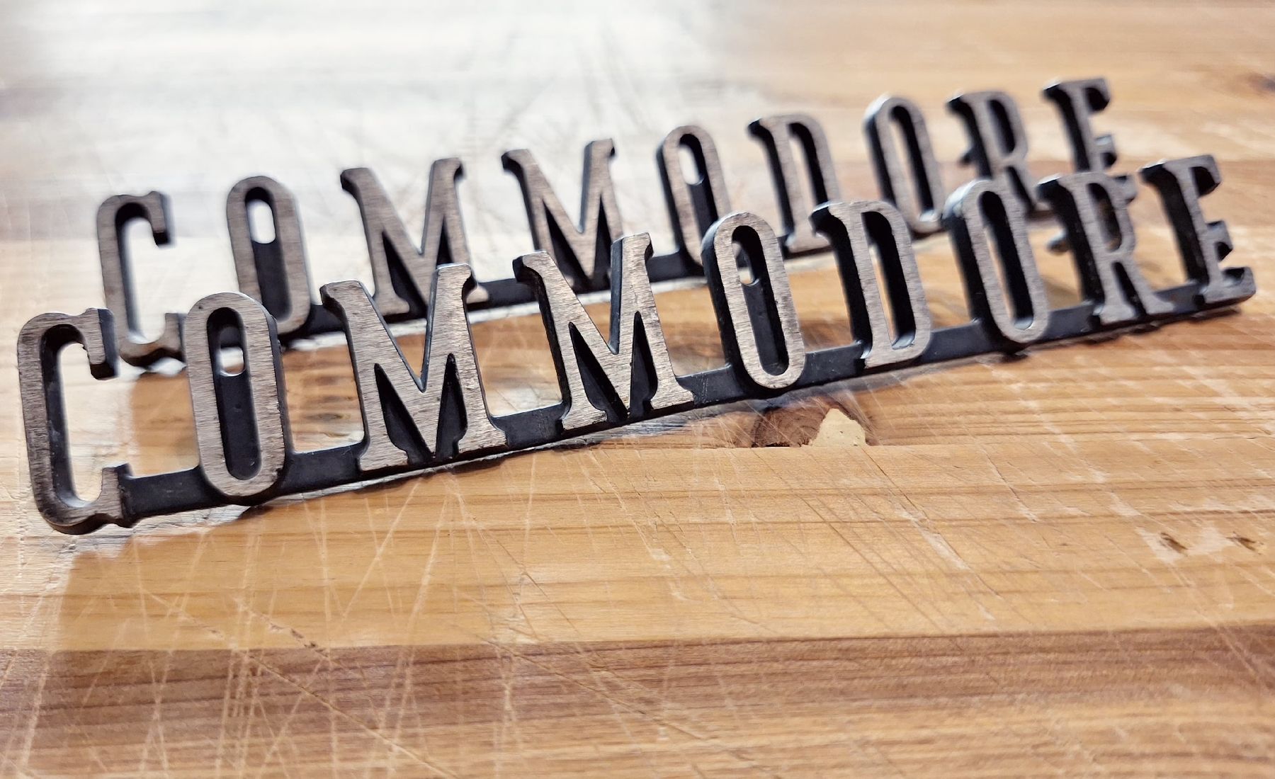 Opel Tutti pezzi di ricambio auto: Opel Commodore Emblem – Usato da Triesen venduto da BLACKSHEEP75