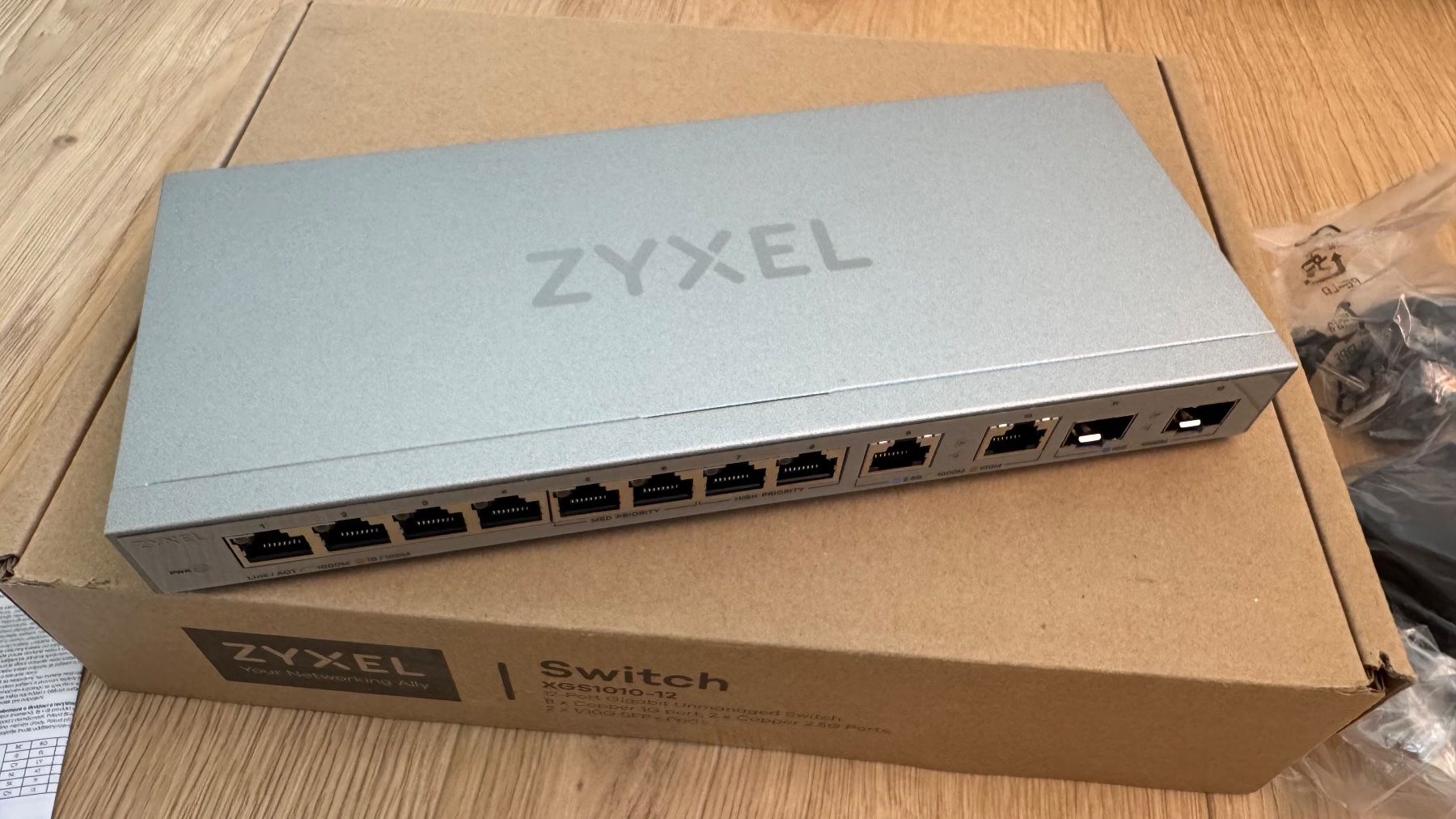 Zyxel Hubs & Switches: Switch ZYXEL XGS1010-2 – D'occasion à Grattavache par nic604 2
