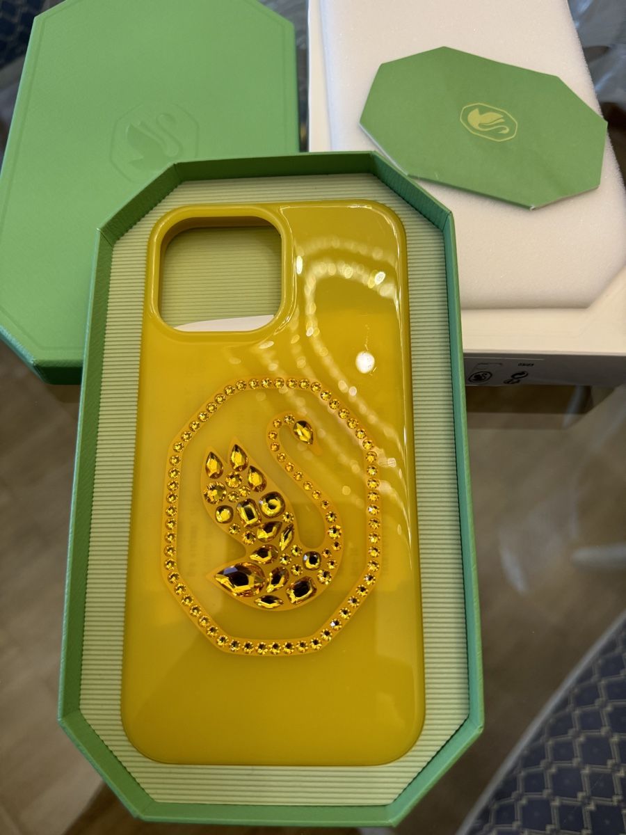Swarovski Covers & Schutzfolien: SWAROVSKI CASE für IPhone 13 Pro Max – Gebraucht aus Steinhausen von Mimirose114 1