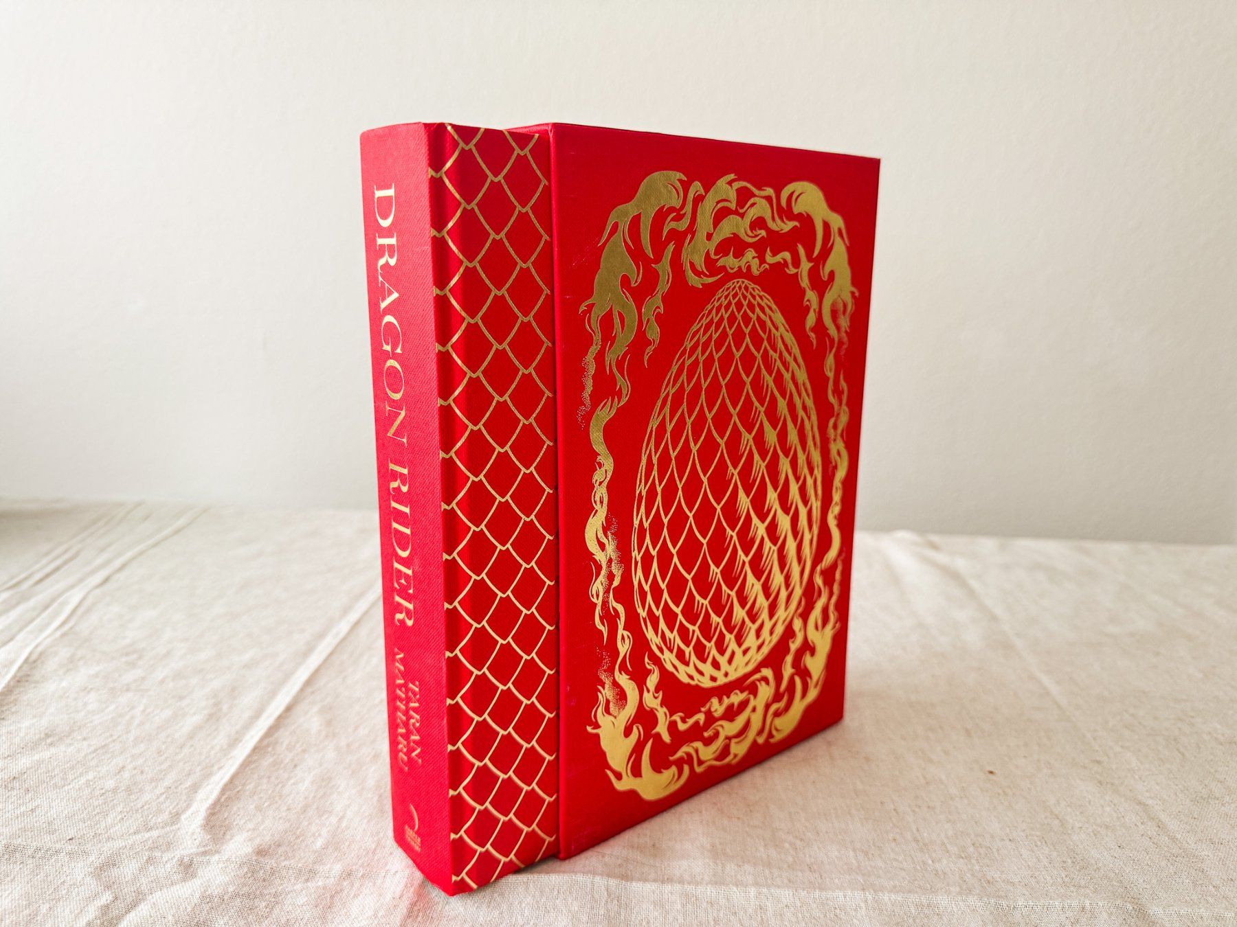 Libri: Dragon Rider - Taran Matharu - Special Edition mit Slipcase – Nuovo (secondo la descrizione) da Uzwil venduto da Lintu