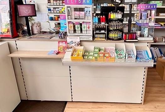 Allestimento di negozi e stand fieristici: Laden Regale und Theke – Usato da Horgen venduto da kar_ch58