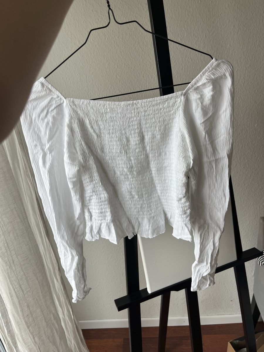 Brandy Melville Top: White Square Neck Crop Top – Usato da Cham venduto da max_q5dz 3
