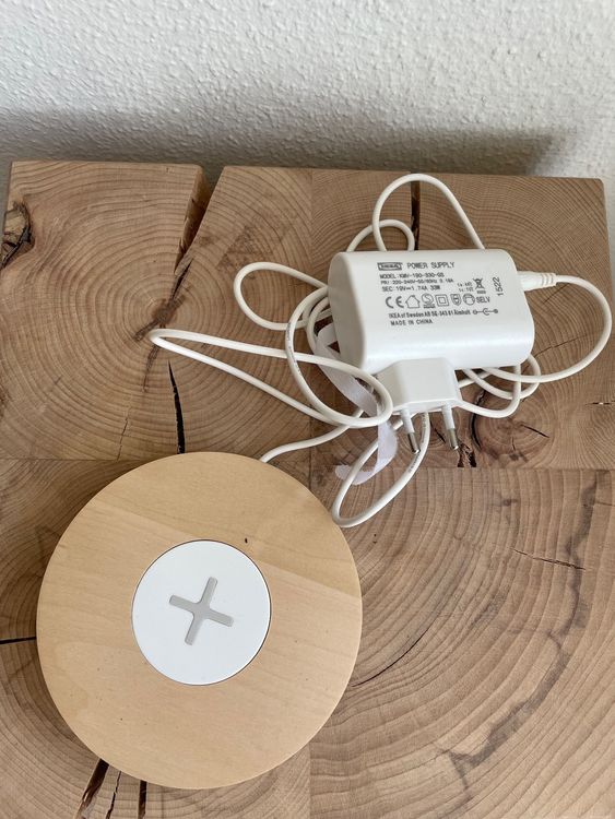 Pantone Universal-Ladegerät Kabellos – 10W Qi-Ladepad In Gelb